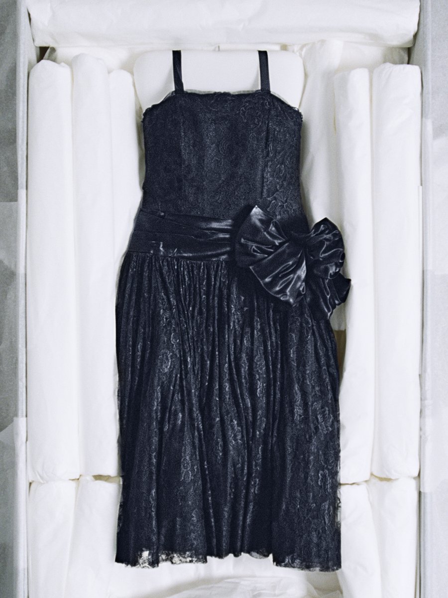 祝祭のギフトパッケージから、1967年に光り輝くモンテーニュ通りまで