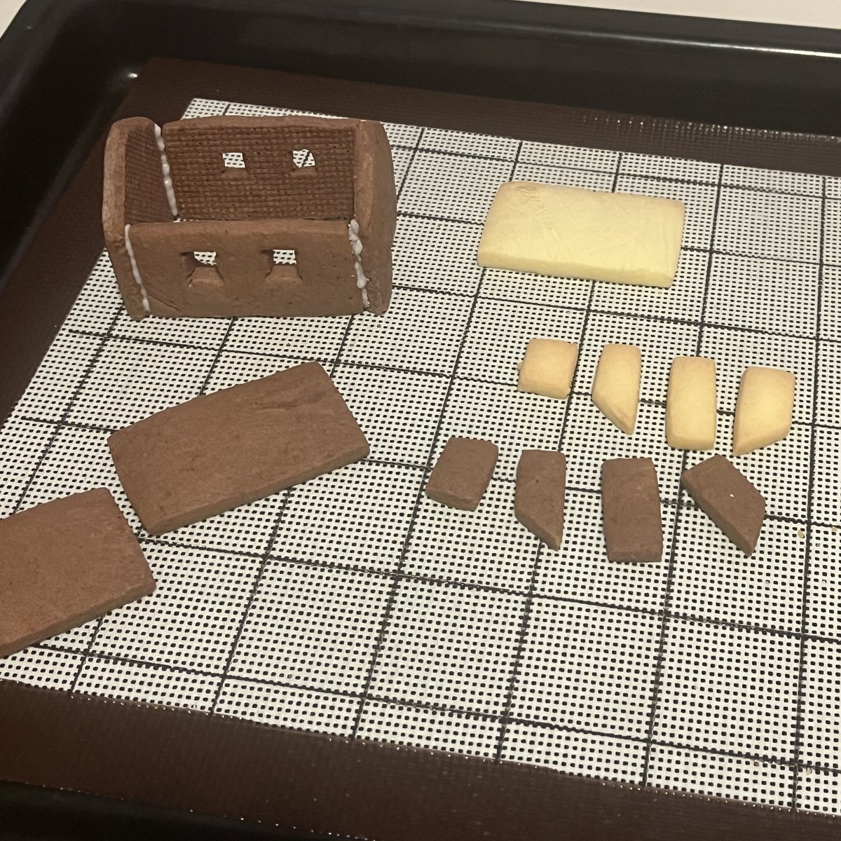 0423uin's tweet image. 家は日曜大工で