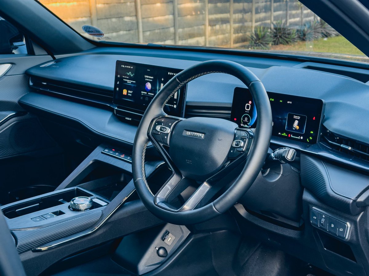 While other OEMs (especially the Germans) push the EV agenda, Haval, with cars like the H6 GT PHEV, is creating quite a happy medium. Not only do you get impressive range, you also get quite a bit of power. Tell us where you’ll get 321 kW/762Nm, a…
#HavalSA #H6GTPHEV #H6GT