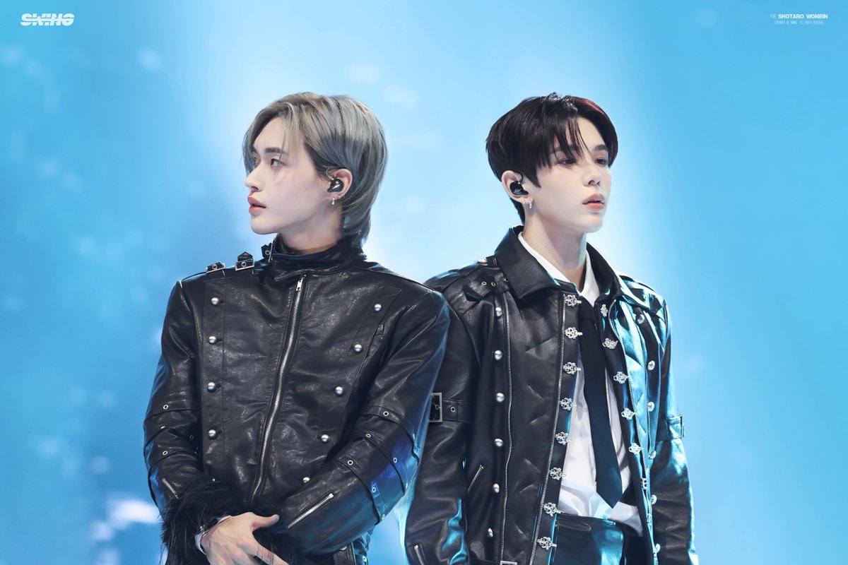 SWING_RIIZE's tweet image. 251220 MMA

🦦🎸

#RIIZE #라이즈 #WONTARO #원타로
#SHOTARO #쇼타로 #WONBIN #원빈