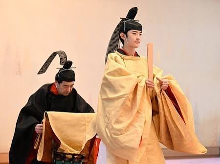 今、皇統に危機など全くない。神武天皇の血を継ぐ男子が多数おり、皆様に皇籍を持って頂けば問題は解決する。GHQによる臣籍降下をもとに戻すだけだ。しかし、そこで中国や日本の破壊を目論む極左は愛子様に目をつけた。