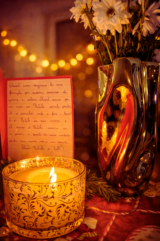 TheSlidingBlog's tweet image. Una frase di mio figlio mi ha fermato:
“Quest’anno ringrazio la mia famiglia per avermi concesso di giocare a calcio.”
La #gratitudine vera non si grida: si vive.
Tu a chi devi un “grazie” che stai rimandando? 
mettilo nero su bianco 👉 sliding-doors.blog/gratitudine-a-…
#Natale2025 #grazie