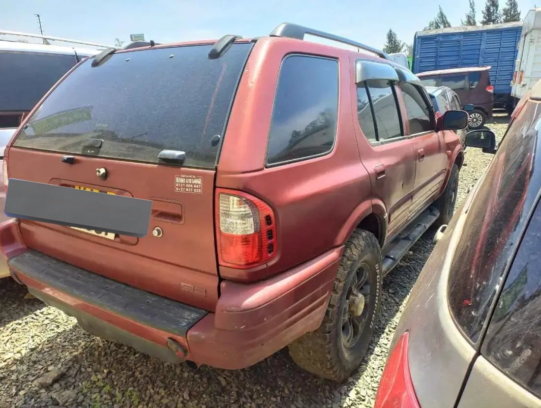 Austinakala's tweet image. Let me try this project

 ISUZU trooper
Diesel

So help me gaaad. 

Kisumu here I come