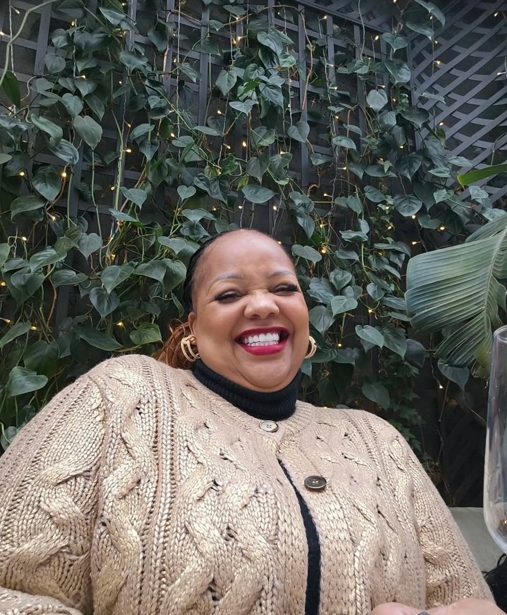 TerrenceSitheb1's tweet image. Hustling boyfriend has introduced his lady onto the hustle