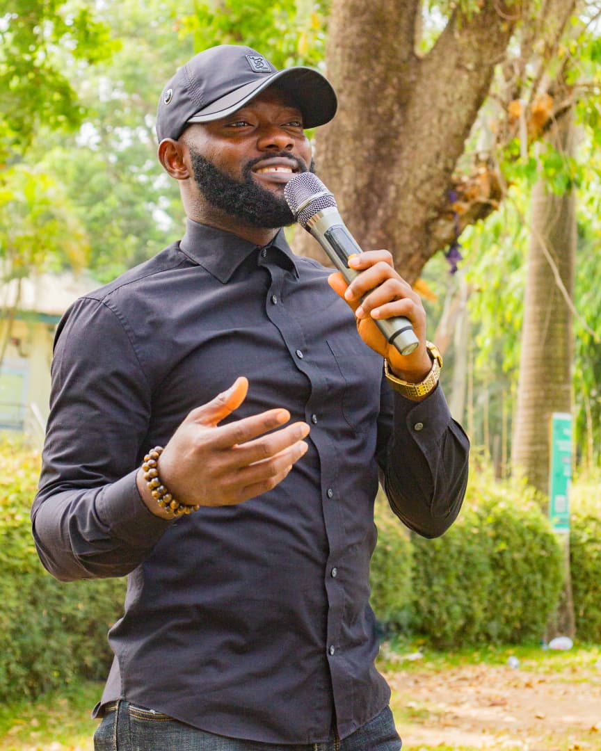 Scaleupfound's tweet photo. Always happy pouring into the younger generation. Exactly a year after helping launch the DL4ALL project with NYSC volunteers, their work has impacted several thousand lives across Nigeria. Grateful to be part of this transformative journey. #DL4ALL #CommunityImpact #Nigeria https://t.co/79yvCmDJHj