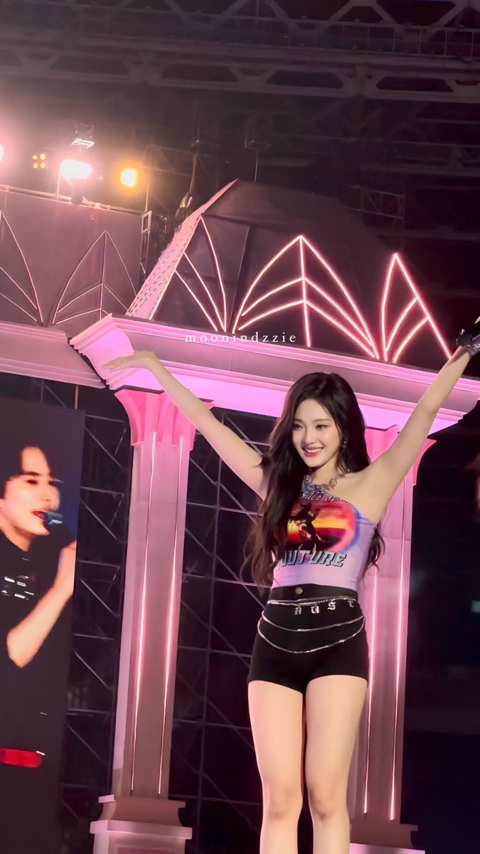 🐈‍⬛

#닝닝 #에스파 #宁宁 #宁艺卓 #AESPA #NINGNING #ニンニン