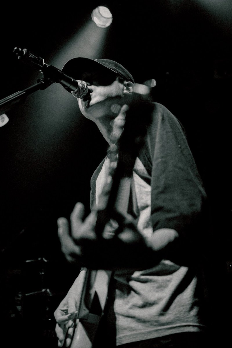 KUZIRAwkm's tweet photo. KUZIRA presents.
"Smoke Life Away Tour 2025-2026"

12/23(火)
岐阜CLUB ROOTS

KUZIRA
cinema staff

Photo by @_hbworks https://t.co/q7FckzEVgf