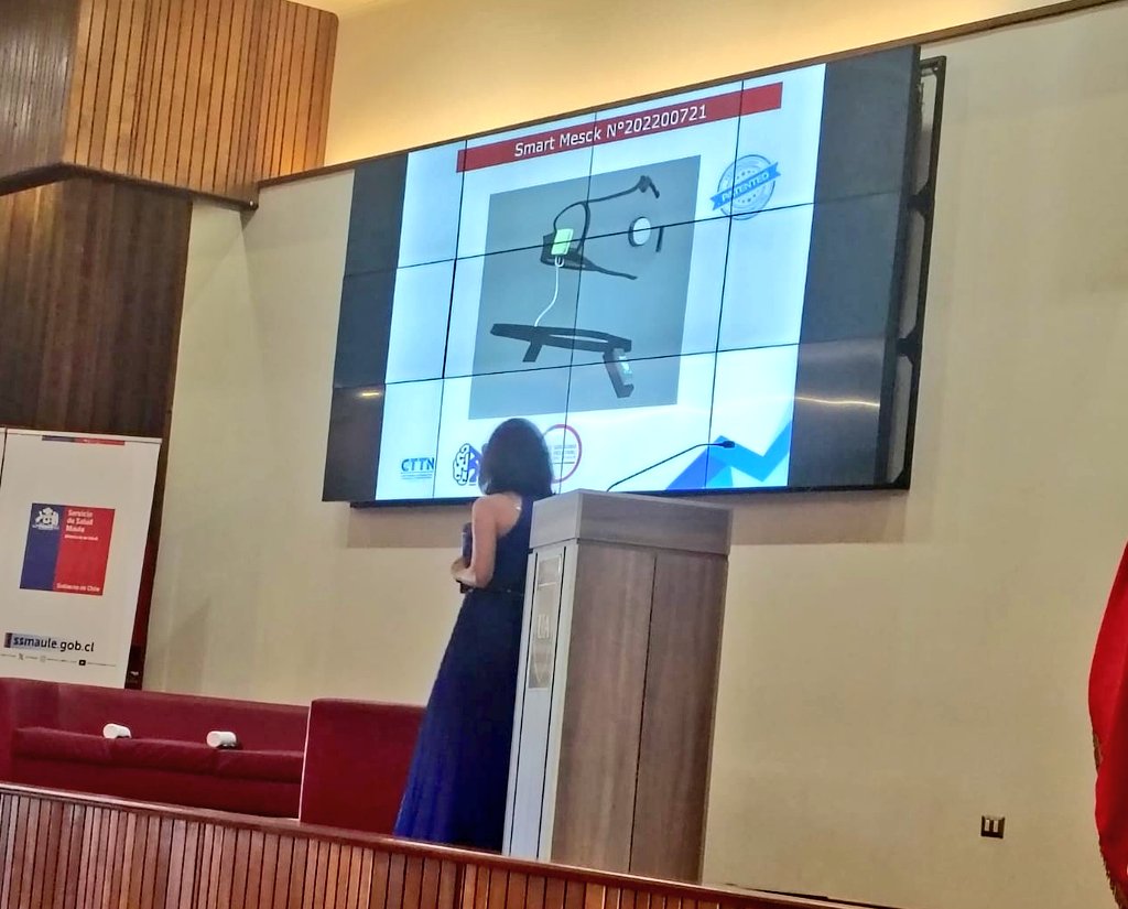 LabCMH_UTalca's tweet photo. 📸 Nuestra directora, prof. Valeska Gatica, expuso en el Congreso Internacional de Innovación en Salud 2025, realizado en la @autonomadechile en Talca, donde mostró My Virtual Therapist, para rehabilitación motora.

@CsSaludUTalca 
@KineUTalca https://t.co/49ujy0QENV