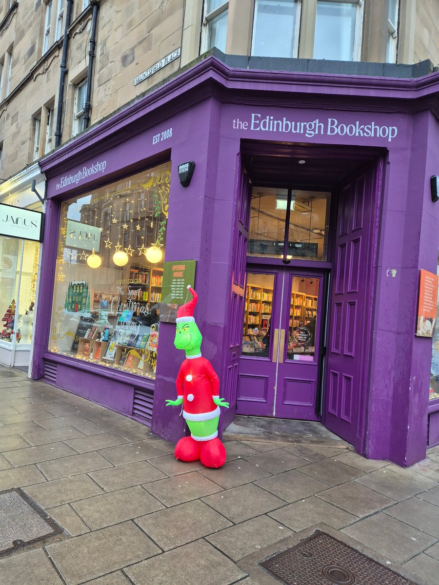 Gardners's tweet photo. What a fantastic time we had on Monday, visiting The Edinburgh Bookshop! 😃

The Edinburgh Bookshop have the most amazing selection in store - pop down over the festive period if you can! 📚

Ruth certainly enjoyed her visit - she made a new friend too! 💚 https://t.co/JoCSJ2KxTa