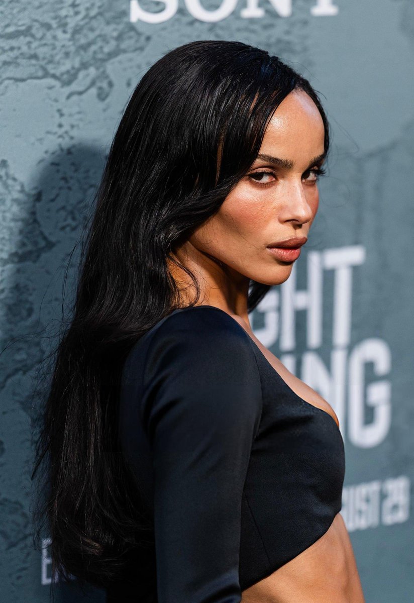 zoë kravitz daily (@zoekravitzfiles) on Twitter photo 