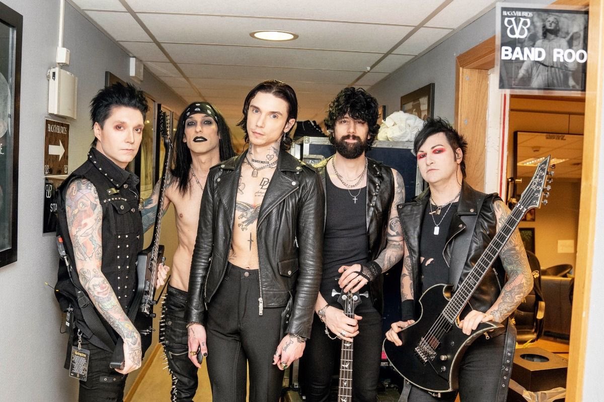 blackveildaily's tweet image. 