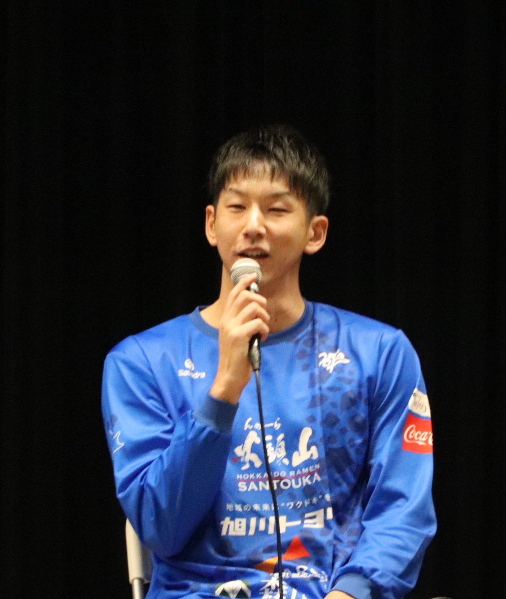 _mikity724_'s tweet photo. 2025.12.21
遼くん、暴露トークしてる時が一番生き生きしてた🤣
#DOTsBVT
#beachvolleyball
#ビーチバレー
#鷹栖町
#オフシーズンイベント
#辰巳遼 選手 https://t.co/UbleCNVk1f