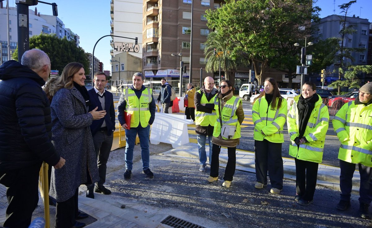 AjuntamentVLC's tweet image. 🚧 Avancem en la reurbanització de Pérez Galdós–Giorgeta, amb la reobertura d'un tram de 300 m fins a Reis, que tornarà a tancar-se per seguir amb les obres.
🚶‍♂️ Voreres més amples, carril bici i millores al subsòl
🇪🇺 Finançat amb fons #NextGenerationUE
🔗 valencia.es/val/actualitat…