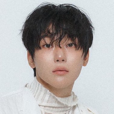 kwansources's tweet image. seungkwan's eye game is too strong