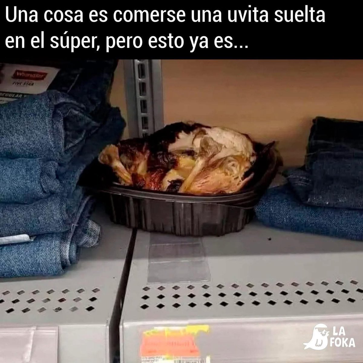 AdrianX2027's tweet photo. @Wan_lachota @pazrobinson83 .. mientras 4 camperas hace una cena para los funcionarios otros cenan donde pueden https://t.co/ea1QiBwvkt