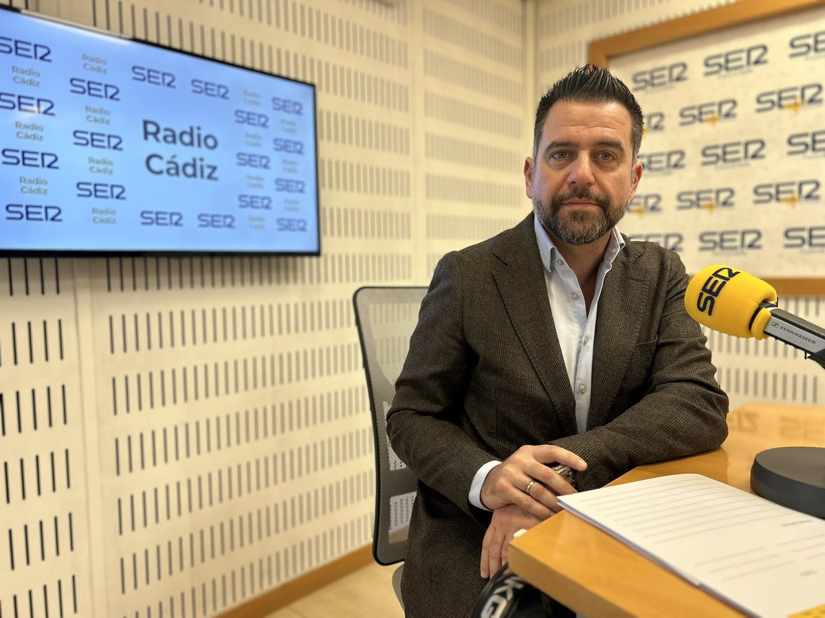 🎙️ ENTREVISTA 🎙️

El delegado de la <a href="/ZFCadiz/">Zona Franca Cádiz</a> <a href="/Fran_Gonzalez_P/">Fran González</a> en Radio Cádiz 

“La Zona Franca ya no es sinónimo de escándalo, ahora lo es de oportunidad"

“La firma de los suelos del Hospital es inminente”

“Navalips va más lento de lo deseado”

cadenaser.com/andalucia/2025…