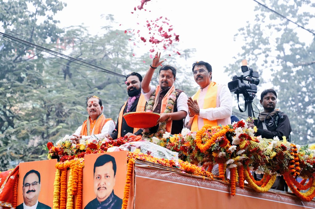 NitinNabin's tweet photo. पटना में आज हुए रोड शो की कुछ झलकियाँ।

अपार स्नेह और समर्थन के लिए आप सभी का हृदय से आभार। https://t.co/ucJcptKiGv