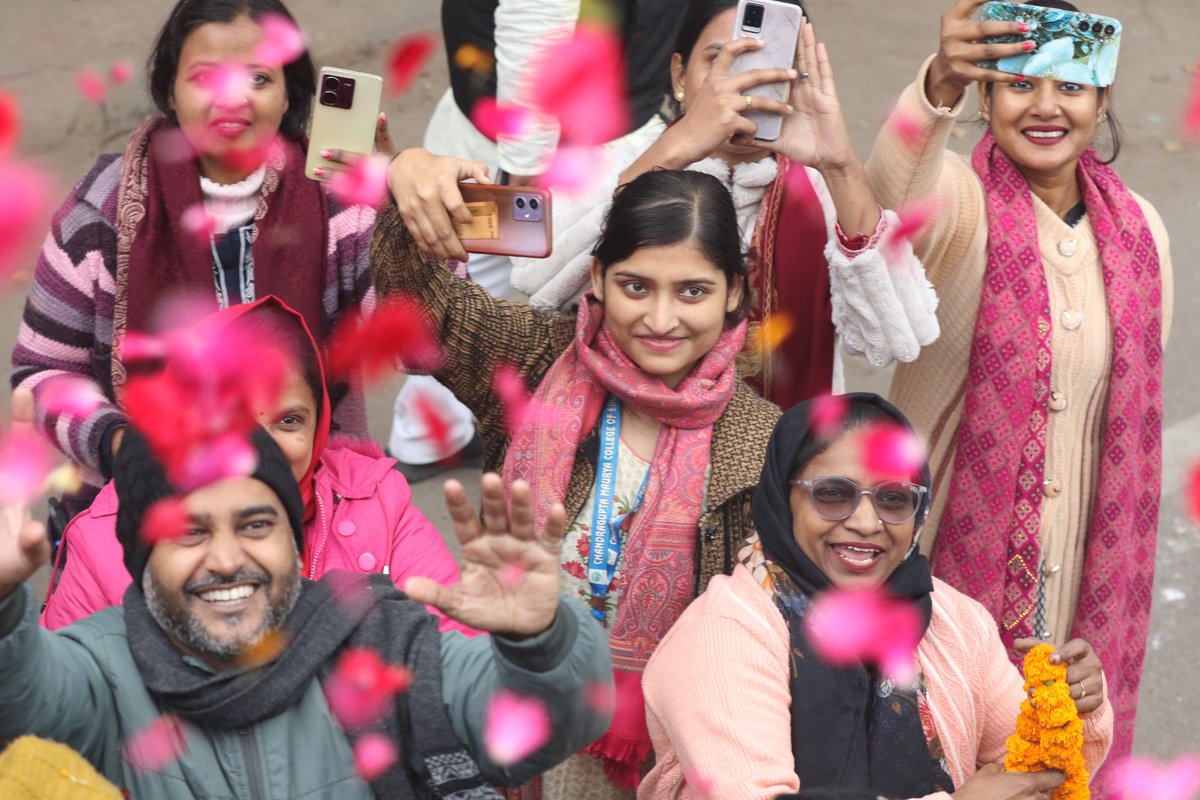 NitinNabin's tweet photo. पटना में आज हुए रोड शो की कुछ झलकियाँ।

अपार स्नेह और समर्थन के लिए आप सभी का हृदय से आभार। https://t.co/ucJcptKiGv