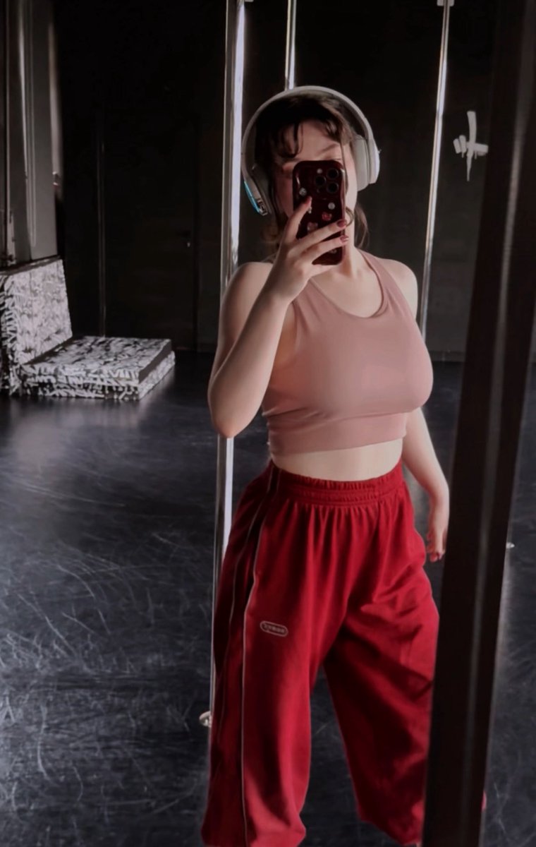 4 селфи в зеркало, описывающие этот год ⭐️