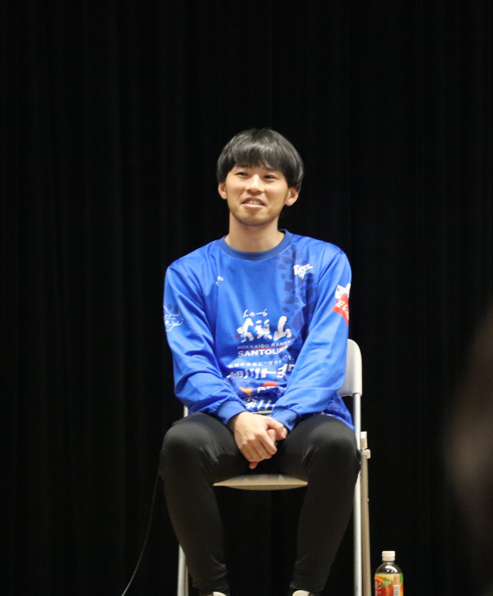 _mikity724_'s tweet photo. 2025.12.21
久々のヒロくん♬.*゚
#DOTsBVT
#beachvolleyball
#ビーチバレー
#鷹栖町
#オフシーズンイベント
#白石啓丈 選手 https://t.co/hDyn8nckC3