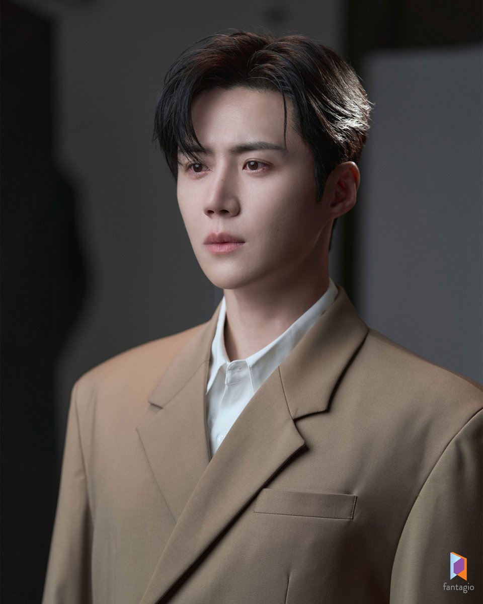 KIMSEONHO_offcl's tweet image. [#김선호][비하인드컷] #비밀통로 포스터 촬영 현장

#KIMSEONHO #INTERVAL