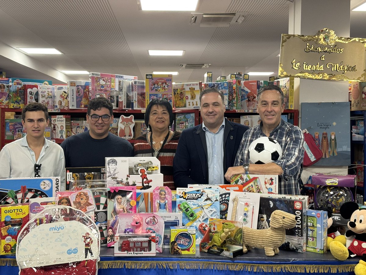 🧸 Como es tradición, acudimos a <a href="/casagalicia_LPA/">Casa Galicia LPA</a> a entregar nuestra donación. 

Gracias a todos los trabajadores y voluntarios que con su contribución hacen ciudad.