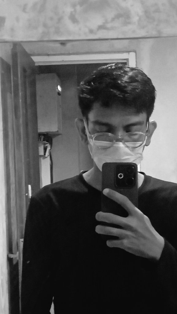 Sesuai Titik tweet media