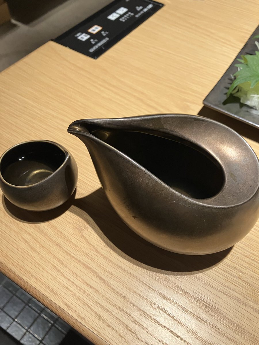 mix_gin's tweet photo. 今日は尿瓶風でお酒を頂きました。
たぶんぬる燗かなw https://t.co/EqunBaXsnW
