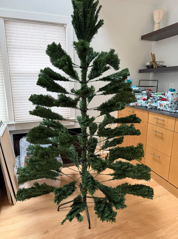 SarantosMelogia's tweet photo. Thinking of not fluffing it this year? If you're laughing, stop being a pervert!
#christmashumor #holidaythoughts #innocentminds #dirtyminds #seasonaljokes #xmasvibes #holidaylaughs #cheekyhumor #festivemood #winterwit #christmastime #lighthearted #justkidding #humorpost https://t.co/w6FjhWdMz3