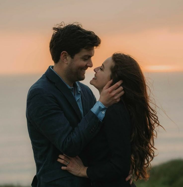 "اسے چنو جو تمہیں اس طرح دیکھے جیسے تم اس کی سب سے بڑی فتح ہو