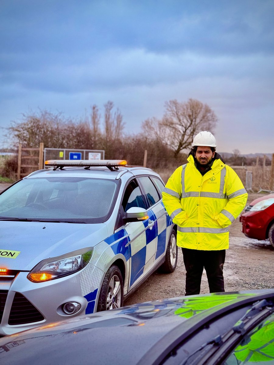 1stShieldSec's tweet image. Experienced retail security guards in Romford ensure theft prevention and customer safety with rapid response. Contact +44(0)203 996 2000

#RetailSecurity #RomfordSecurity #StoreProtection #UKSecurityGuards #LossPrevention