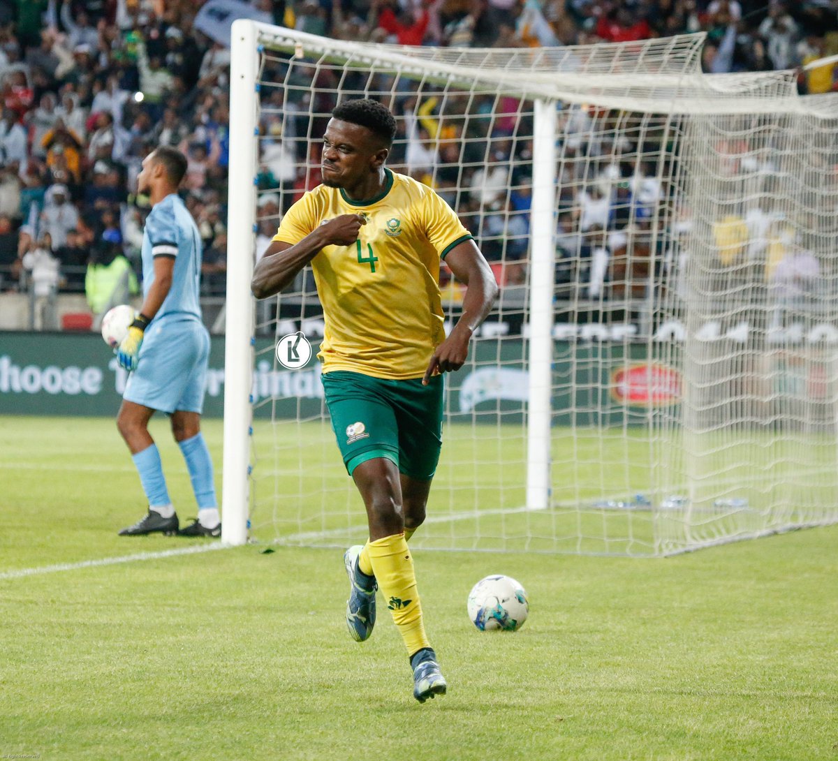 17' - GOOAAAL! ⚽️ 

Mokoena with a long range shot finds back of the net, poor El Shenawy couldn't do anything as usual. Bafana Bafana takes the lead 1 nil

Sorry guys I am practicing for Friday😎