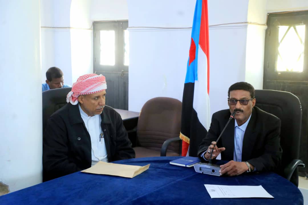 حضرموت.. قيادات السلطة المحلية والأجهزة الأمنية بتريم والسوم تناقش المستجدات الأمنية وتعلن تعزيز الشراكة والتنسيق المشترك #استعادة_دوله_الجنوب 