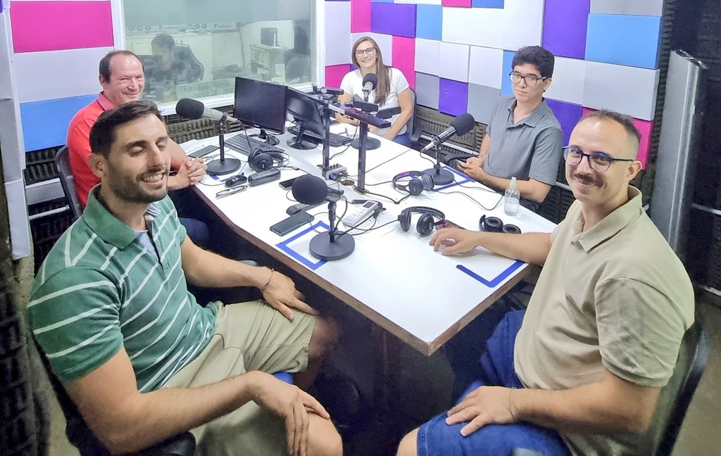 🎙Nos visitó <a href="/Surplus_Rosario/">Surplus.Rosario</a> 🤓 <a href="/OrsoEzequiel/">Ezequiel Orso</a>, <a href="/lcassini/">Lorenzo Cassini</a> y Ulises Rodeni ➡️ en vivo en LBC

🙌 Gracias por acompañarnos este año

📻 <a href="/radiounr/">Radio UNR</a>
🌐 radio.unr.edu.ar
                 instagram.com/reel/DSlbehkjQ…