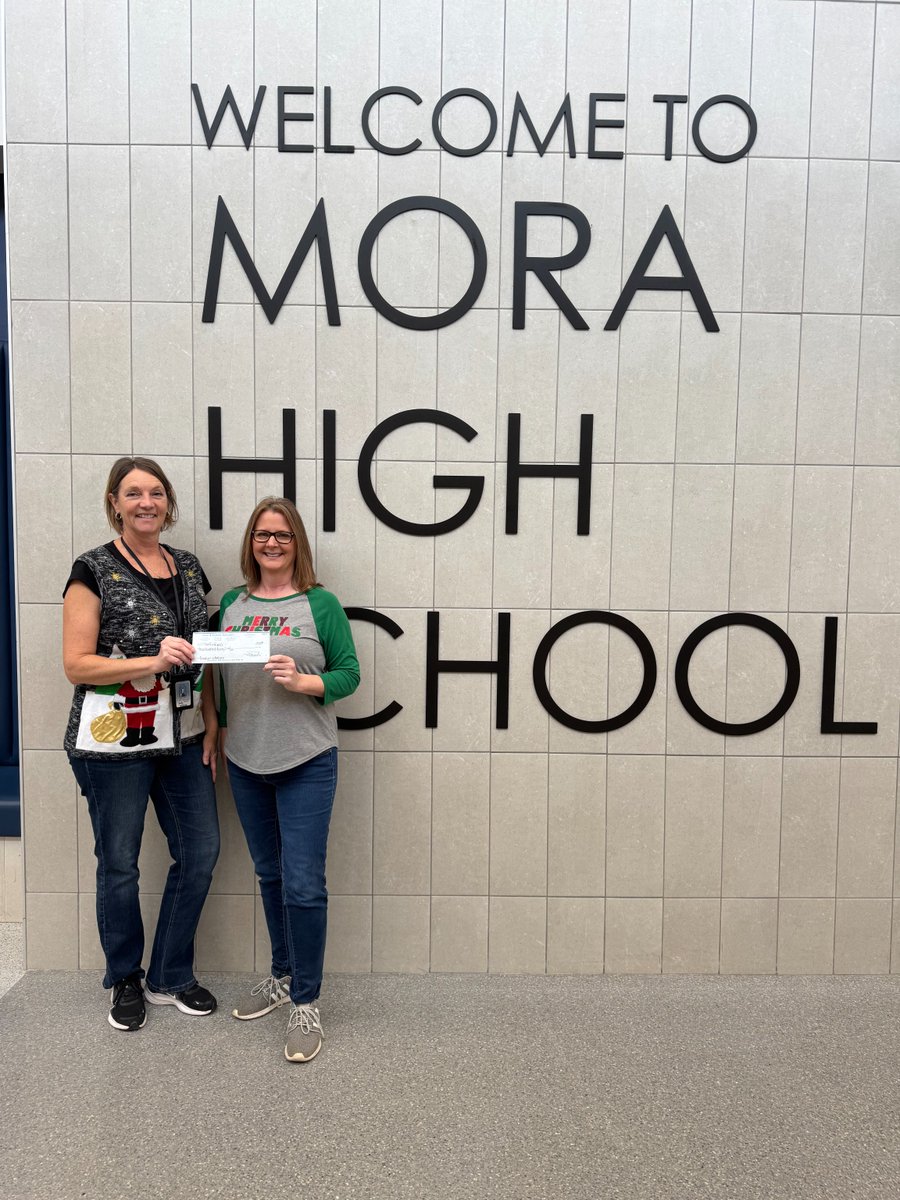 TCINS's tweet image. 🎄Julene is keeping the Christmas cheer rolling as she presents the $330 December Recommendation Program donation to Food for Friends!🤶  We're thrilled to be able to spread the love every month so please help us keep going by recommending us to your friends and family! 🤩