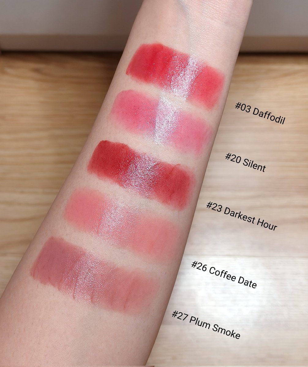 ลิป 3CE รุ่นนี้ก็เป็นอีกรุ่นที่เราชอบมากกก ทาได้ทั้งแก้มปากเลย เนื้อมูสลื่น เกลี่ยง่าย ไม่แห้งกรัง สีสวยเบลอร่องปาก ทาแล้วขอบปากฟุ้ง ยกให้เป็นเดอะเบสลิปของเราปีนี้ สี 27 กับ 23 ใช้คู่กันสวยมาก ดีจริงๆ อยากให้ลอง!

📍s.shopee.co.th/6AeCMNOq18
📍s.lazada.co.th/s.ZbVpxb?cc