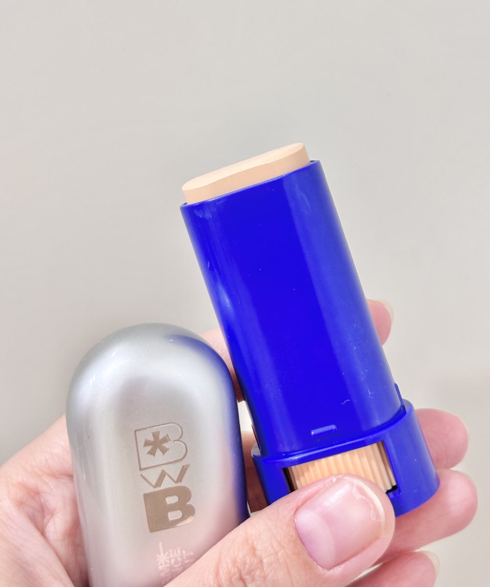 PangLReview's tweet image. ใช้เริสสสนะว่าไม่ได้ BWB Skin Tint แป้งใช้สี 01 BEAM เนื้อเค้าลื่นมาก เกลี่ยง่าย ทาลงบนผิวปุ้บงานผิวสวยปั้บ ไม่ต้องลงแป้งก็ได้งานผิวที่สวย ลงแก้มลงปากต่อได้เลย สะดวกมากๆ พกง่าย ประหยัดพื้นที่กระเป๋าเครื่องสำอาง