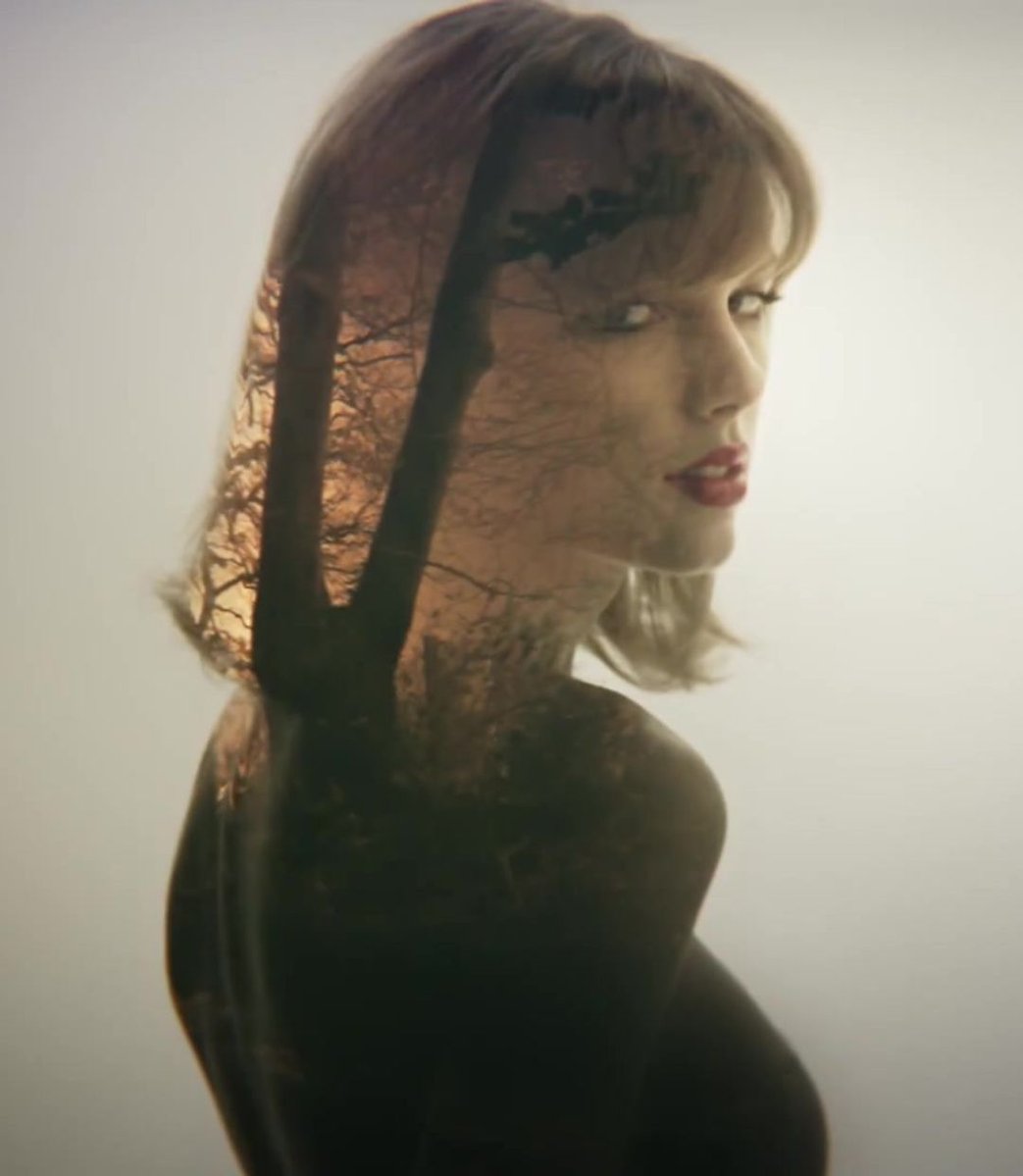 TheSwiftSociety's tweet image. 🏆| Style (2014) by Taylor Swift surpassed 1.6 BILLION Spotify Streams!