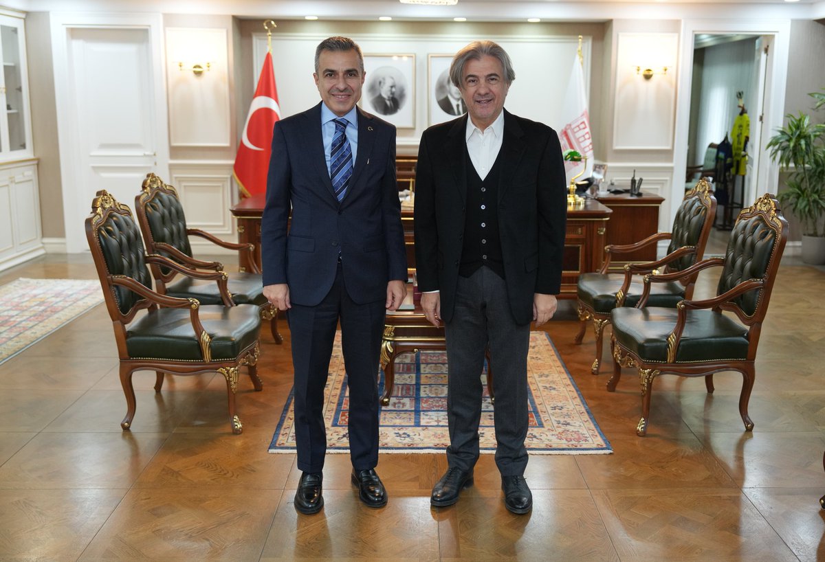 Eski Beyoğlu Belediye Başkanı ve hâlen Tunus Büyükelçisi olarak görev yapan Sayın Ahmet Misbah Demircan, Kaymakamımız Sayın Abdullah Atakan Atasoy’u ziyaret etti.
Nazik ziyaretleri için kendisine teşekkür ederiz.
<a href="/AhmetMisbah/">Ahmet Misbah Demircan</a>
<a href="/ataatasoy19/">Atakan Atasoy</a>