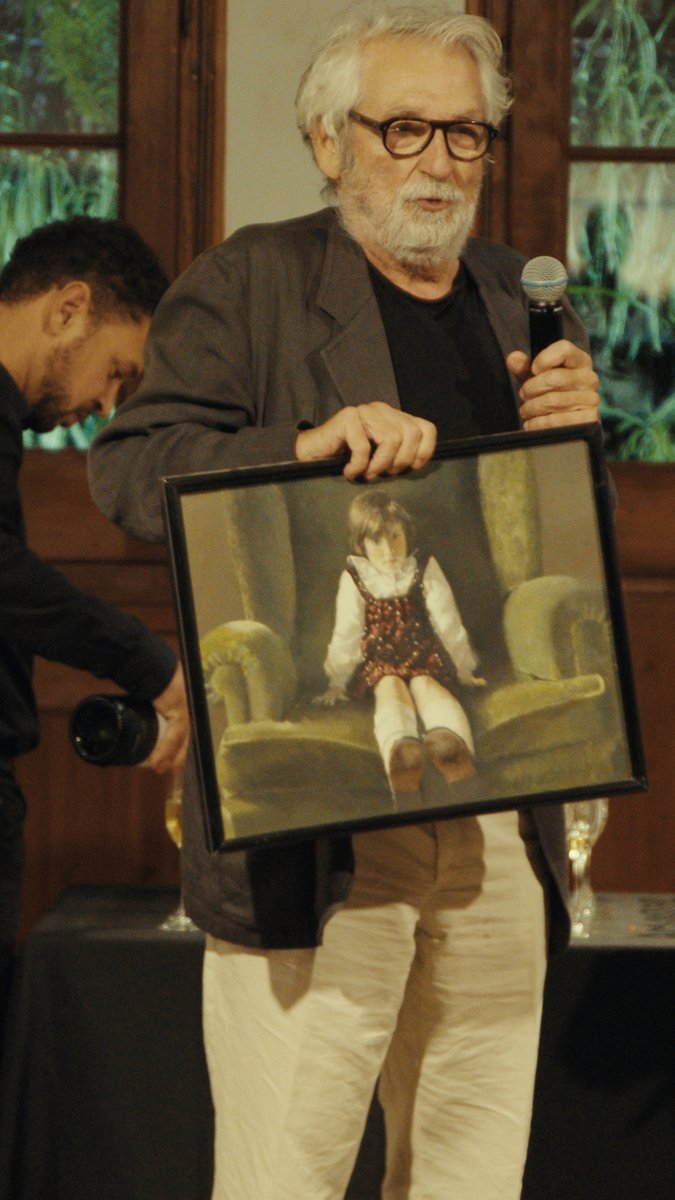 Art, ironia i rebel·lia en estat pur.
DIOS LO VE 😎 Un documental sobre Oscar Tusquets que retrata un personatge irrepetible de la gauche divine, entre genis i provocació.
🎬 En cartellera a diversos cinemes.
👉 Consulta les cartelleres.