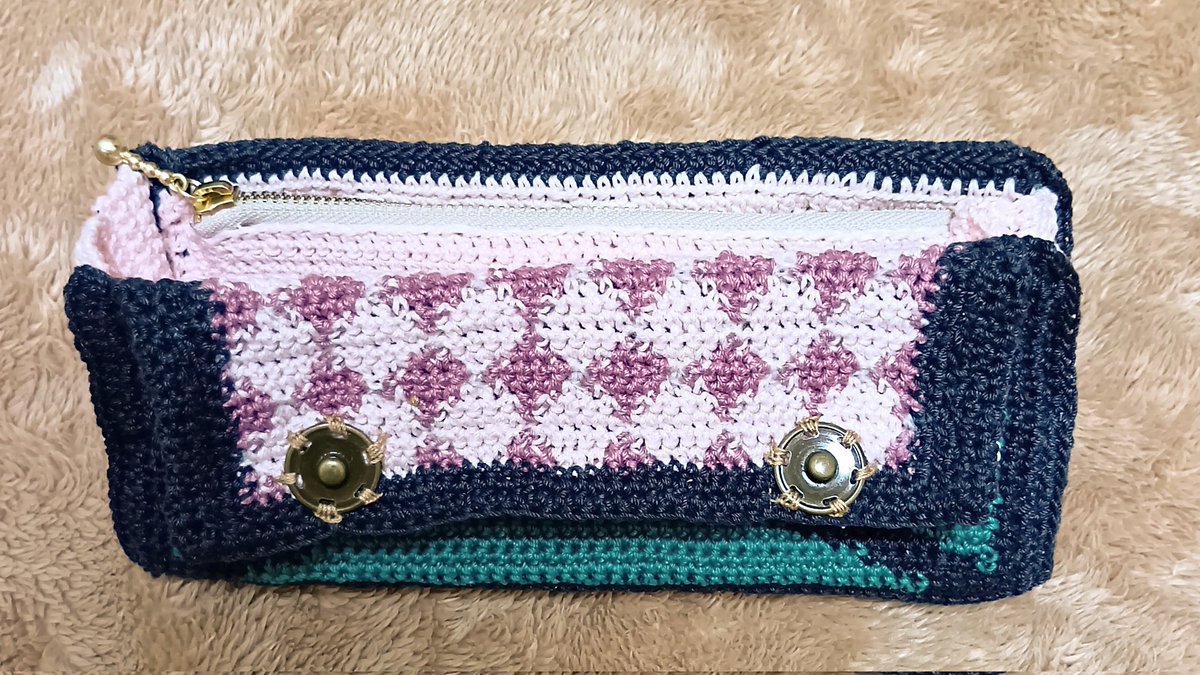 異ロザくんをイメージした長財布を編みました！ 色々こだわって作って