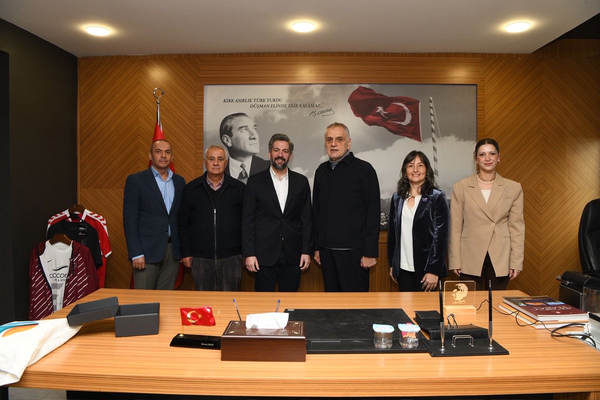 BEEV Vakfı  (Bilişime ve Eğitime Erişim Vakfı) kurucularından <a href="/BilecikKaan/">Kaan Bilecik</a> ile Vakfın Genel Müdürü Neyran S. Akyıldız’ı odamızda ağırlamaktan memnun oldum.
Toplumsal fayda odaklı bu kıymetli girişimi hayata geçiren tüm ekibi tebrik ediyor, nazik ziyaretleri için teşekkür