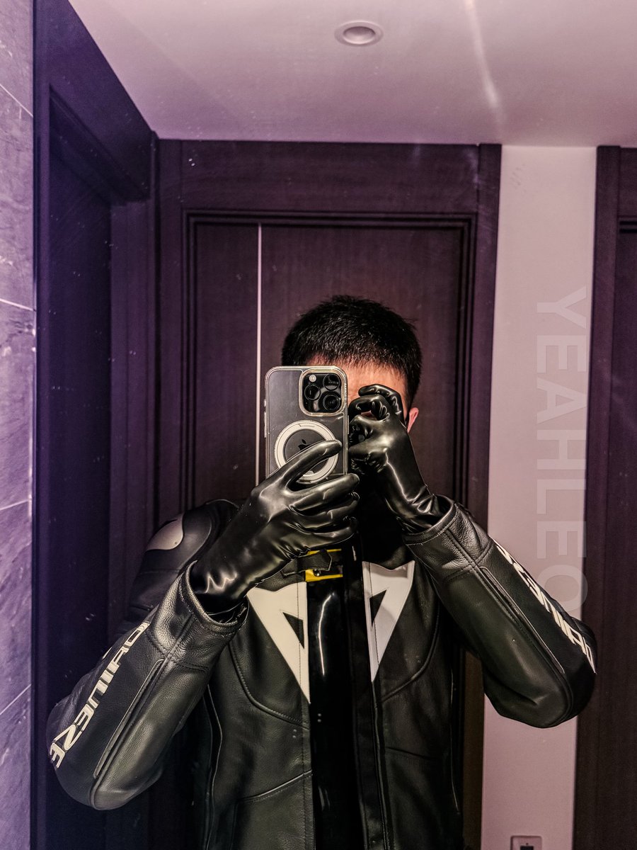 周末穿胶不骑车 tweet media