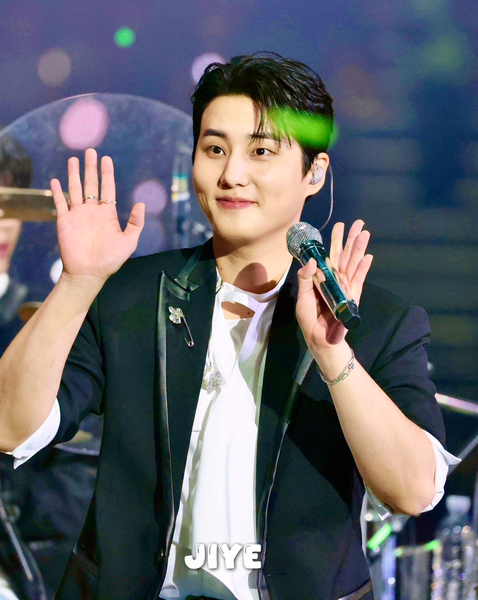 jiye0209's tweet image. 251220 The Present
#DAY6 #데이식스 #영케이 #YoungK