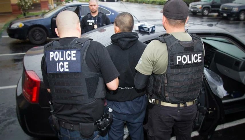 هدية عيد الميلاد.. أمريكا ترفع مكافأة الترحيل الذاتي للمهاجرين - واشنطن عرضت 3 آلاف دولار ورحلة مجانية للمغادرة الطوعية قبل نهاية العام 