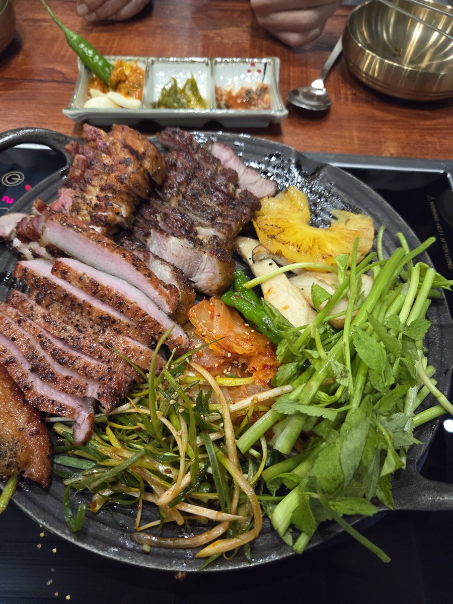 #친해지고_싶다_rt_반모하고_싶다_마음_얘는_내_거야_인용_친해지고_싶은데_말을_못걸겠다_멘션_사랑해_디엠

조공짤은 음식!