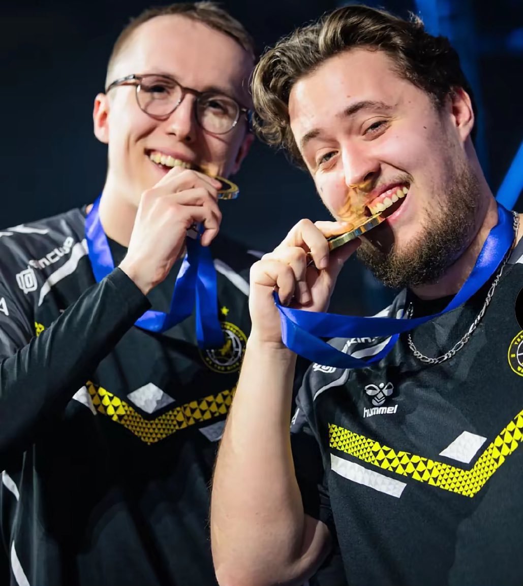 1 an après l'Histoire s'en souviendra 
Le plus grand transfert de tout les temps 

Vitality Ropz