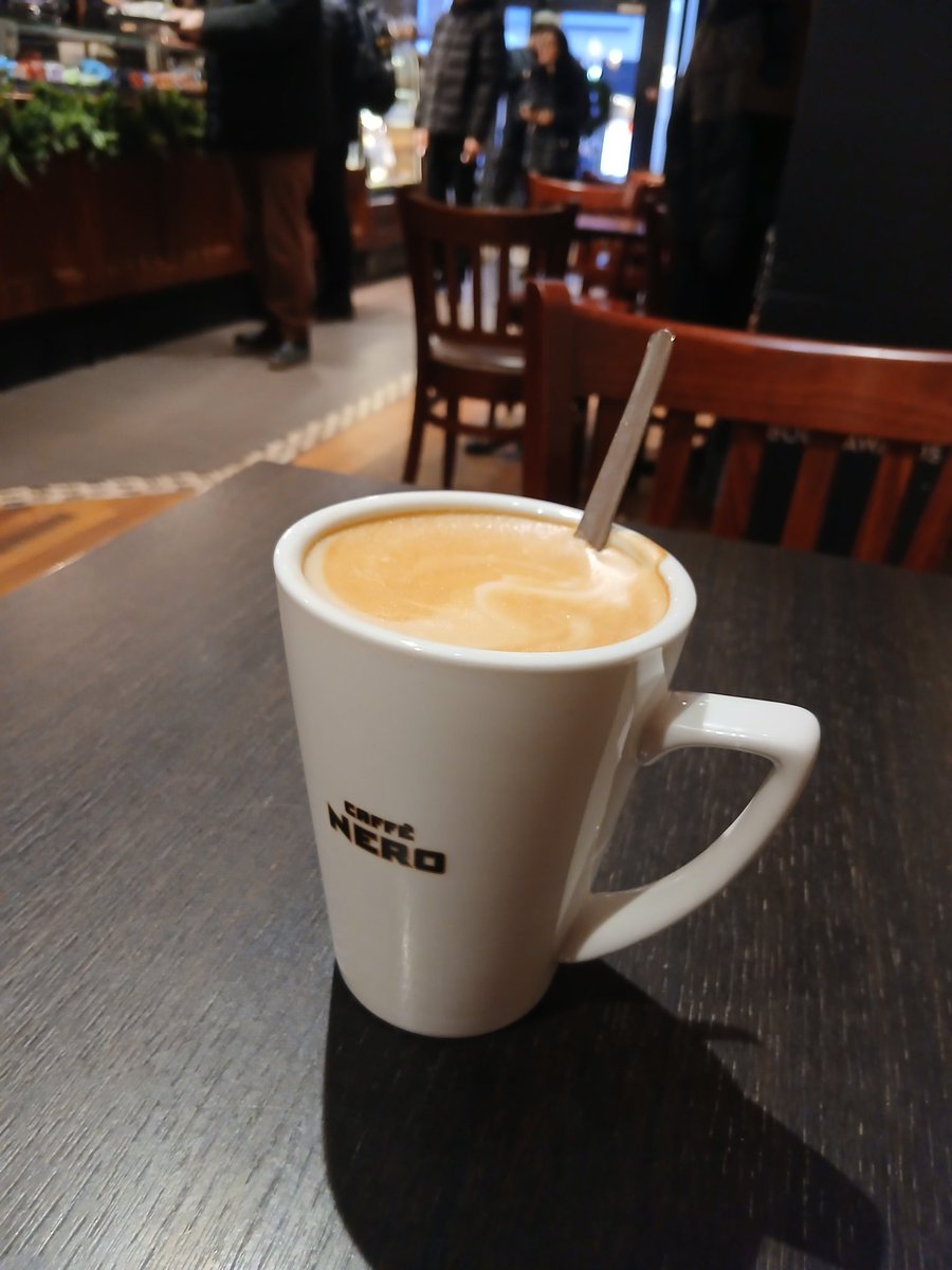 elacha123's tweet photo. #XmasCountdown Out this a.m. in local High Street. Going to Sis in Laws for Xmas day.
There is a last-minute guest who Sis in Law found out was on their own. She's so thoughtful.
So last minute gift. Can't leave them out.
Having a coffee, it's โ๏ธ https://t.co/P3VROhQKHP