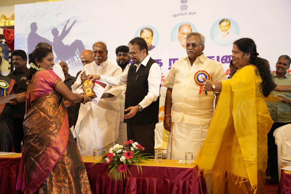 airnews_puduvai's tweet image. புதுச்சேரியில் மாற்றுத் திறனாளிகளுக்கான 3,000 ரூபாய் மாதாந்திர உதவித் தொகை, 3,500 ரூபாயாகவும், 4,800 ரூபாய் உதவித் தொகை, 5,500 ரூபாயாகவும் உயர்த்தி வழங்கப்படும் என முதலமைச்சர் திரு ரங்கசாமி அறிவித்துள்ளார். #Puducherry #DifferentlyAbled #CMRangasamy
