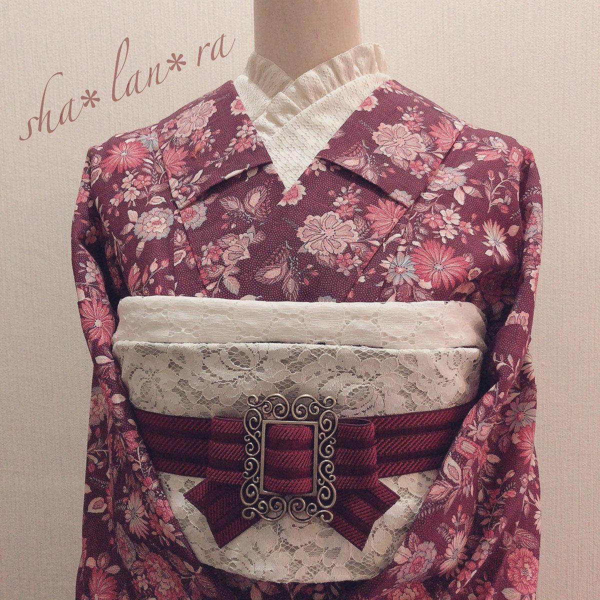 🎁クリスマスプレゼント企画🎁
今年1年の感謝の気持ちを込めて！
プレゼント企画を行います。

①リボンゴムベルト(既存の中からお好きな色)
②お馬のバックルベルト(黒、サンプル品)
③フリル半衿(シャンタン白)
この中から1点、1名様にプレゼントいたします。

🎄応募方法